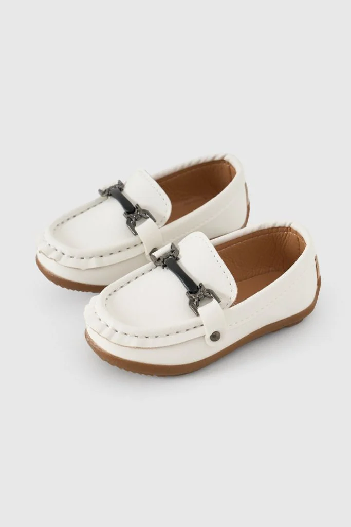 Boys' loafers 989,009